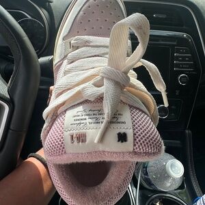 Amiri tennis shoes